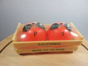 Salero y pimentero retro de recuerdo plástico naranjas en caja California vintage - Imagen 1 de 9