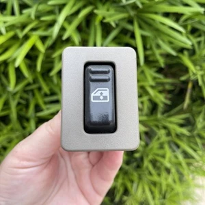 1999 2002 Silverado Suburban Tahoe Yukon Sierra Rear Window Gray Switch - Picture 1 of 6