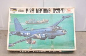 Hasegawa JS-082 1:72 Marine Reconnaissance Lockheed P-2H Neptune Model Kit - Picture 1 of 11
