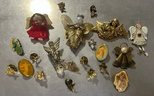 Lot 20 anciennes épingles chrétiennes croix de foi anges ton or émail - Photo 1/15