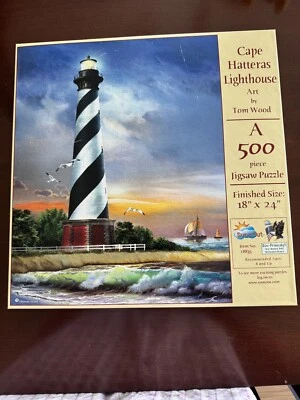 Rompecabezas SunsOut Cabo Hatteras Faro por el artista Tom Wood 500 piezas Foto 1 de 3