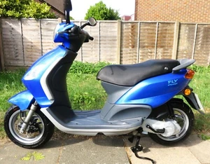 Piaggio Fly 50 Met Blue 1700 m Excellent Learner Scooter Just Serviced and MOT'd - Picture 1 of 19