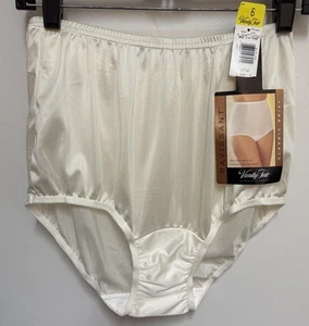 Vanity Fair Full Brief Granny Panty Style 15712 Silky Nylon Size 6/42 Ivory - Picture 1 of 5