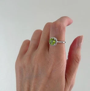 14k White Gold Natural Peridot and Diamonds Gemstone Halo Women Wedding Ring - Picture 1 of 6