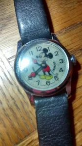 UHR...MICKEY MOUSE - tolle Uhr - Bild 1 von 5