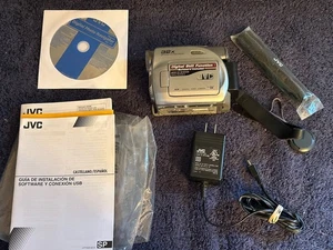 GR-D375u JVC digital video camera With Battery, And Charger Tested - Picture 1 of 18