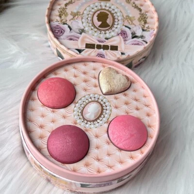 New PAT McGRATH LABS X BRIDGERTON BLUSHING DELIGHTS BOXED BLUSH & HIGHLIGHTER - Image 1 of 4