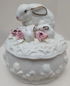 Ceramic White Bunnys w/Flowers Easter Covered Trinket Candy Dish Home Décor - Picture 1 of 9