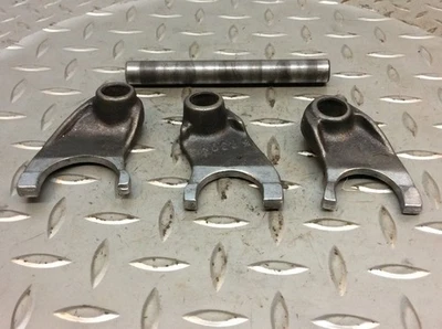 1985 85 Honda XR100R XR 100R Transmission Shift Forks Fork Shaft - Image 1 of 4