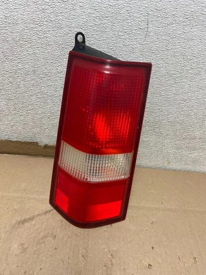 Luz trasera izquierda del lado del conductor Chevrolet Express 1500 2003 a 2017 OEM U6676 DW Foto 1 de 4