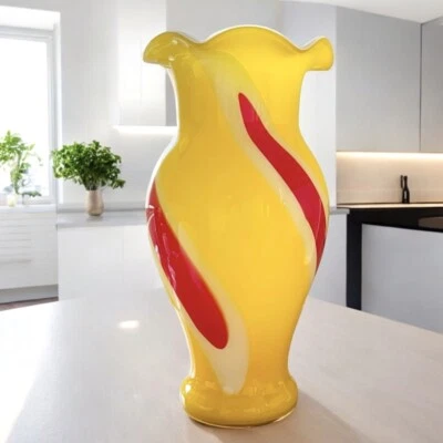 Jarrón de vidrio con estuche MCM vintage soplado a mano mediados de siglo moderno amarillo rojo blanco Foto 1 de 4