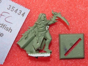 Games Workshop Warhammer Dark Elves Assassin Elf Finecast Figure Fantasy Sigmar - Picture 1 of 2