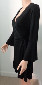 CUPIO💗Schwarzes weiches dehnbares Kleid mit Kunstrüschen Wickeloptik 3/4 ausgestellten Ärmeln💗Neu mit Etikett-Gr. M/6 - Bild 1 von 8