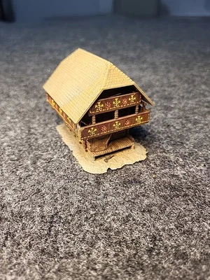 Cobertizo de heno de la Selva Negra Kibri escala N 37060 completamente montado  Foto 1 de 4