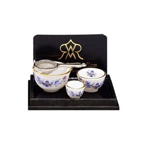 Dolls House Blue Onion Design Set with Strainer and Bowl (RP18455) - 1:12 Sca... - Picture 1 of 4