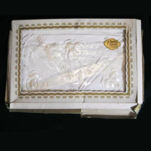 Set in scatola 3 fazzoletti svizzeri vintage cotone bianco fiori, fiocchi, immacolati - Foto 1 di 7