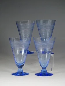 Fabuloso juego de 4 vasos de té helado con patas azules para freír vidrio funciona grabado con aguja c1935 - Imagen 1 de 9