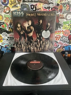KISS Smashes Thrashes & Hits VG++ VINYL W/HYPE STICKER - Image 1 of 2