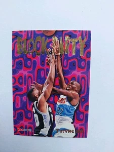 NBA 1995-96 NBA - Hoops - Tyrone HILL - Block Party Card #17 - Cleveland - Picture 1 of 2