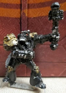 Warhammer 40k Rogue Trader Space Marine Chaplain with Crozius Metal - Picture 1 of 2