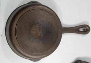 Benjamin & Medwin Cast Iron Skillet 6.5" Pan w/Heat Ring, Double Spout - Picture 1 of 7