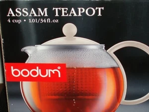 BODUM ASSAM Glass TEAPOT 4 Cup 34 oz WHITE HANDLE & TOP NIB - Picture 1 of 5