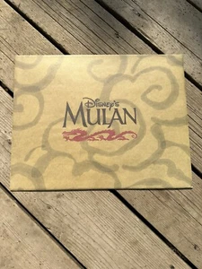 Litografía conmemorativa 1999 de Mulano y Mushu enmarcada Disney Store - Imagen 1 de 5