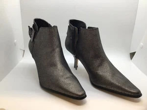 Donald J Pliner Botines Metálicos Cuero Craquelado 7M Punta Punta Nuevos - Imagen 1 de 7