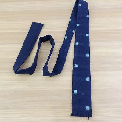 De Colección Corbata Azul Ajustada Cuello Para Hombres Azul Marino Geo Lana Extremo Cuadrado Plano SALNY BROS Inglaterra Foto 1 de 4