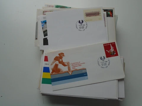 Australia (& New Zealand) - Circa 180 x first day covers. See pics below Cover