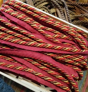 1 Yard Rot/Gold Lippenkordel Borte - Bild 1 von 1