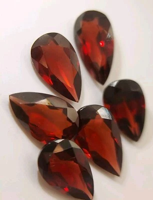 Wholesale red garnet gemstones - faceted natural Garnet 14.75 CTS - Image 1 of 4