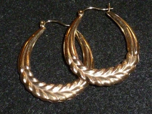 10K SOLID YELLOW GOLD LARGE WHEAT PATTERN HOOP EARRINGS - Picture 1 of 6