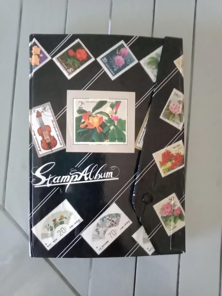 Album timbres Croix Rouge  - Photo 1/4