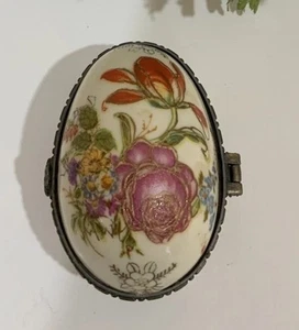 Vtg Porcelain Hinged Egg Trinket Ring Box Cloisonné Floral Cream Gold Multicolor - Picture 1 of 9