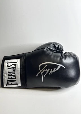Larry Holmes Signed RH Black Everlast Boxing Glove PSA AP47207 - Image 1 of 2