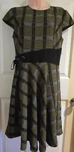 CUE FIT & FLARE DRESS SZ12 BNWT MUSTARD B&W HOUNDSTOOTH PLAID PIN UP 50S 60S - Picture 1 of 12