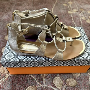 ISOLA Audora Platinum Leather Wedges Heeled Strappy Zip Sandals Womens Size 9M - Picture 1 of 11