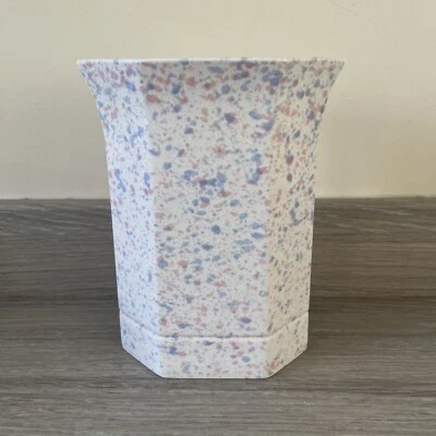 Vintage - Park Rose - Bridlington England - Hexagon Vase - Height 16.5 cms - Image 1 of 4