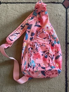 Cartera Mochila Vera Bradley Sling en Paradise Coral Brillante - Imagen 1 de 5