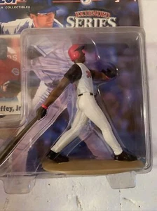 Ken Griffey Jr, 2000 Edition Starting LineUp superstar collectible - Picture 1 of 3
