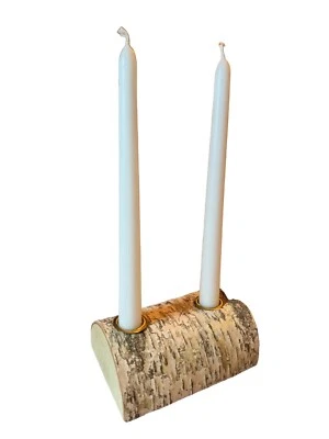 Candelabro de invierno de 2 pilares con medio tronco de abedul con insertos de soporte de latón, usado en excelente estado Foto 1 de 4