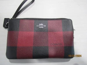 COACH  RED  WRISTLET - Picture 1 of 3