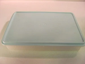 Vintage Tupperware 290-2 Rectangular Container Sheer Bottom W/Aqua Lid 291-10 - Picture 1 of 11