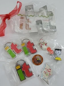 EBAY SWAG LOT IT EBAY LIVE New 2003 2006 Pins Cookie Cutter Keychain - Picture 1 of 12