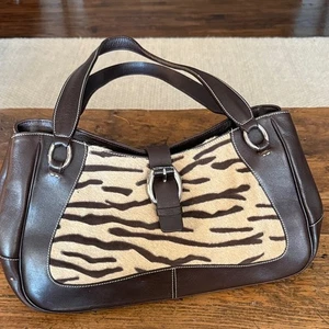 Puntotres Schultertasche braun Leder und Tiermotiv 14 x 8 x 4,5 Zoll - Bild 1 von 7