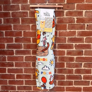 Manta Disney Winnie The Pooh Silk Touch 50”x70” Explorer Pooh - Imagen 1 de 5