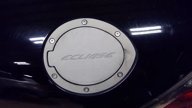 Mitsubishi Eclipse 2011 convertible puerta de llenado de combustible plateada 96814 Foto 1 de 4