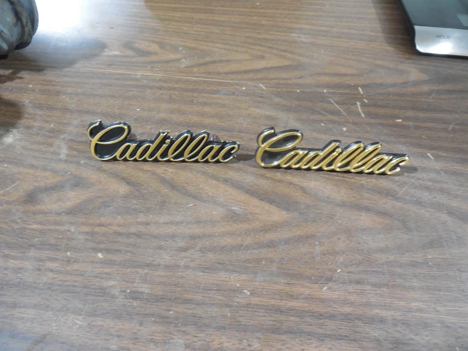 Cadillac OEM 1985-1992 DeVille Eldorado dorado parrilla delantera emblema insignia 1624421  Foto 1 de 2