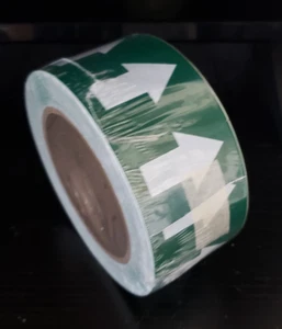 2'' Pipe Marker Tape Green Tape White Arrows 2'' x 108' - Picture 1 of 2